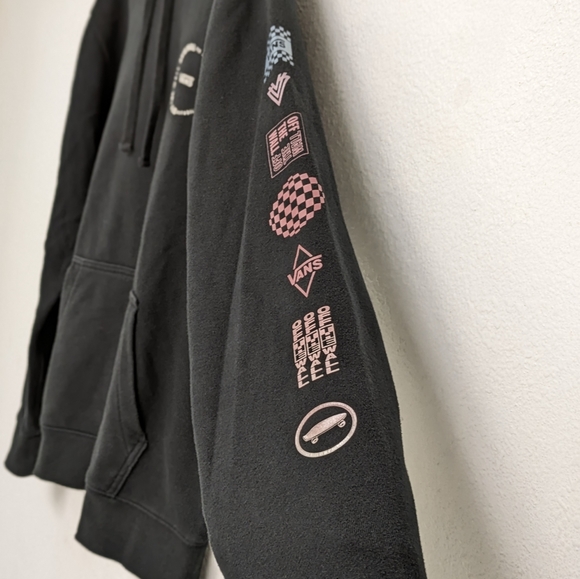 VANS Woman's Graphic Logo Pullover Hoodie. - Picture 5 of 10